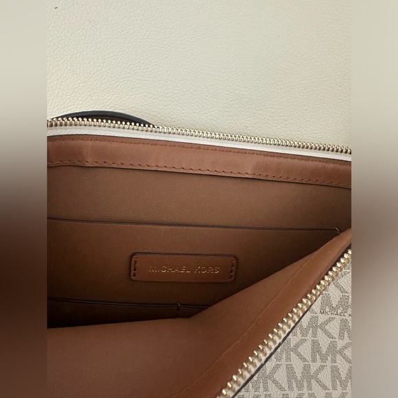 Michael Kors Crossbody bag - Picture 6 of 10